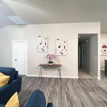 [7905] New modern, 3 BRD, 2 BA, 2 car garage home.