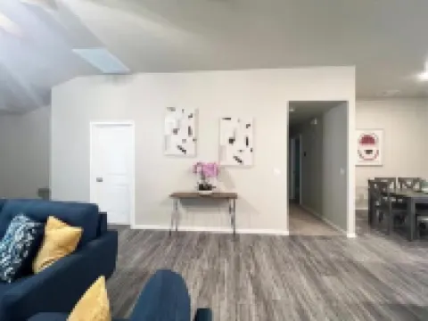 [7905] New modern, 3 BRD, 2 BA, 2 car garage home.