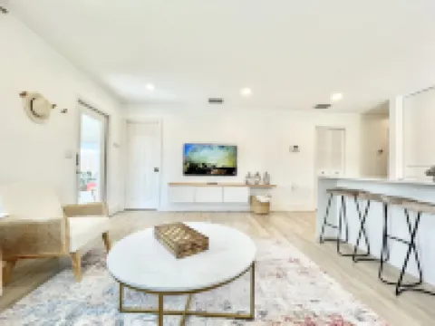 Peaceful and cozy beach house in North Naples