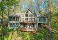 Little Bear: 4br/ 4ba, mountain & valley view. Pet friendly!