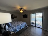 Charming condo with beautiful lake views
