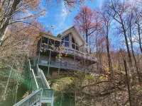 Premium 5 Bedroom 4 kings/ 6 Twins LAKE FRONT Home...BOOK JUNE PROMO DEALS NOW!