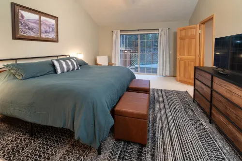 Riverfront, Hot Tub,Paddle Boards,Canoe,Ping-Pong, Billiard,near Sunriver Resort