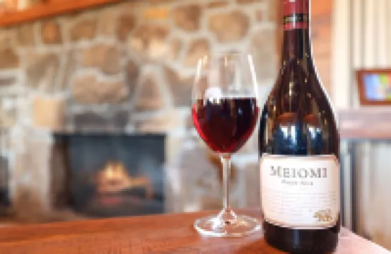 Log Home on Beaver Lake, Big Views, Big Fun!!