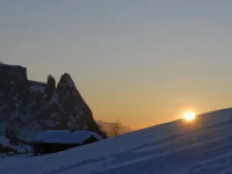 5 Minutes from the Alpe di Siusi Cable Car, Family Apartment and Terrace. Hotel di Siusi