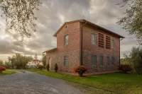La Principessa  Tuscan farmhouse with pool on wine road of Montecarlo-Lucca - Pool
