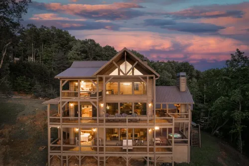 Where Mountain Magic Meets Luxury: 12 min from Blue Ridge!Sleeps 13!
