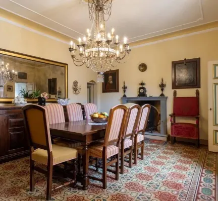 Dimora Leone, large luxury apartment in the heart of Lucca