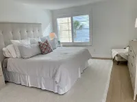 Gorgeous Remodeled 2 Bedroom Longboat Key Condo with Stunning Bay Views! - Kitchen