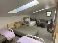 Cozy country Cabin on the Big Horn River, 7 miles from Hot Springs.