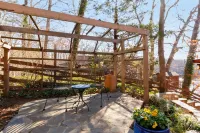 Hilltop Lakefront Historical Home w/ SPECTACULAR VIEW 40 min from Washington DC! - Boutique