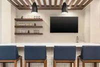 Holiday Inn Express & Suites BESSEMER - BIRMINGHAM SW by IHG - Quầy bar