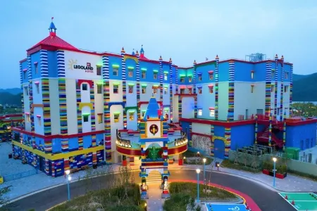 Legoland Korea Resort Hotel Отели рядом с достопримечательностью «Канвонский национальный университет»