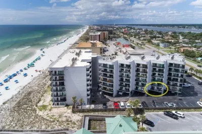 Steps from White-Sand Beaches Hotels near Women Veteran Memorial