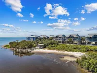 3 Pelicans - Waterfront Condo w Pool & Boat Trailer Parking Hotels near Island Arts