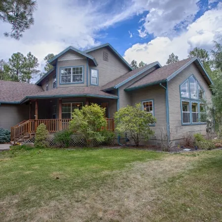 Cabin On NAT'L FOREST! LAKE & CREEK minutes away!