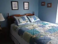 "Longview": FLX Lakefront Cottage w/Beachfront, Dock & Complimentary FLX Wine! - Wifi