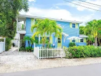 BEST LOCATION! NORTH END OF ANNA MARIA, FL , STEPS TO BEACH & DINING - UNIT A Hotels in der Nähe von Rod and Reel Pier