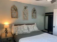 Vintage, restored home w/ pool, hot tub & courtyard-just blocks to town & beach