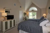 Ocean Edge Luxury Condo,  Constantly Updated, Just steps to Arbor Pool