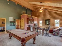 Spacious 4Br Cabin Near Zion · Stargazing Deck, Trails, Pool Table & Family Fun Hotels in Kane County