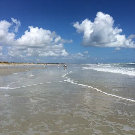 SeaWinds Dreams Premium Beachfront/Oceanfront Condo-w/Private Beach Access