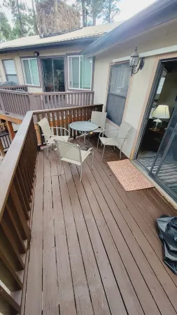 Mystic Pines-Spacious 2bd/2ba condo in a great location w/ deck& Fire Place! Отели рядом с достопримечательностью «Moon Mountain»