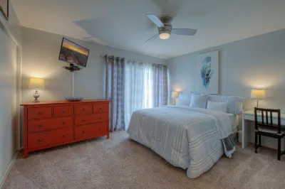So Fresh & So Clean! Old Town Scottsdale Condo near Camelback Mountain Hotel a 