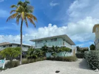 Beautiful vacation home in the heart of Islamorada , Florida Keys Отели рядом с достопримечательностью «Си Берд Марина»