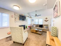 "SEASHELL" 4 Bedroom Home  Steps from Lake Erie Sleeps 13