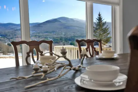 Spacious Ski Getaway • Mtn Views • Sleeps 12