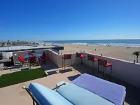 Jan-April Whale Watching . Escape to CA’s Best Kept Secret Silverstrand Beach. オックスナードのホテル