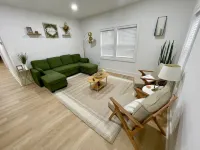 Cozy 2/1 Duplex 10 minutes from ATL Airport- Unit B