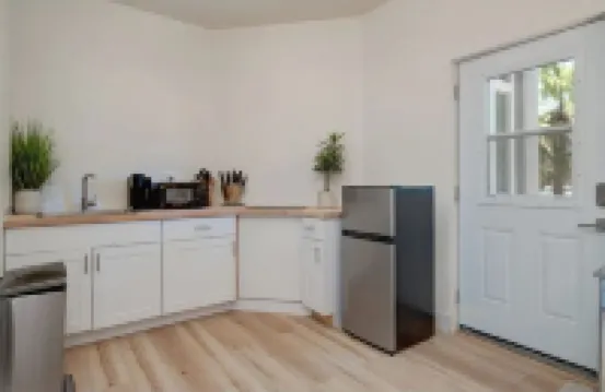 Guest House Roseville Retreat