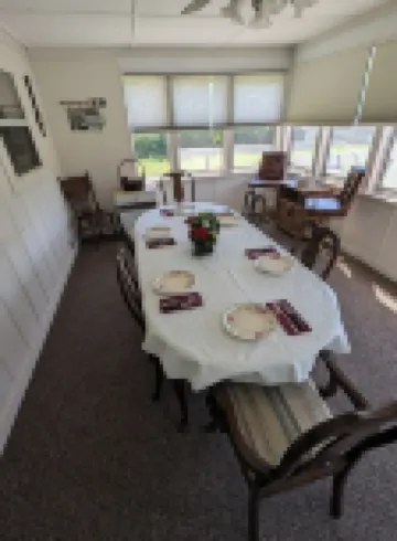 Comfy Country home. Pet friendly, 5 bedrooms, AC, WIFI, just outside Farmington