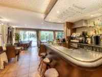 Logis le Printemps Hôtel Restaurant - Montélimar - Parkplatz