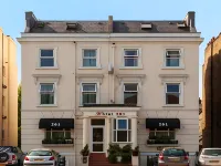 Hotel 261 Hotels near Loftus Road