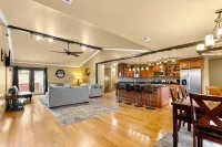 BEAUTIFUL VERY SPACIOUS home in heart of Branson - Hot Tub, Game Room,Large Yard