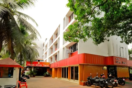 Hotel Silver Sand Отели рядом с достопримечательностью «Пазхавангаэди Сри Маха Ганапати Темпл»