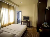 Kenari Tower Pantai Losari Makassar - parcheggio