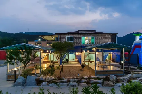 Geumsan Family Pension - parking