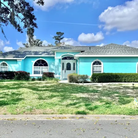 Charming 3-bedroom house in enchanting Ocala with WiFi, AC