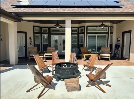 Spacious 5 bedroom home in Schertz, Texas! 20 min from downtown San Antonio!