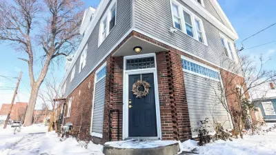 Two-Bedroom Apt, 2nd Floor, Near SYR Downtown