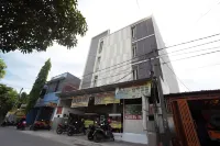 RedDoorz at K23 Rungkut Madya