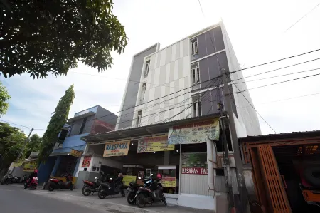 RedDoorz at K23 Rungkut Madya