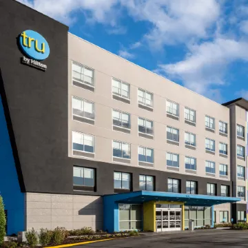 Tru by Hilton Chesapeake Greenbrier