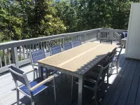 POOL, LARGE NEWLY RENOVATED: 4+ Bedroom, lots of room