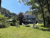 POOL, LARGE NEWLY RENOVATED: 4+ Bedroom, lots of room