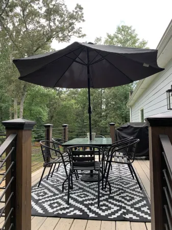 Modern Miss - Inviting, modern home 5 minutes from the Square and Ole Miss.